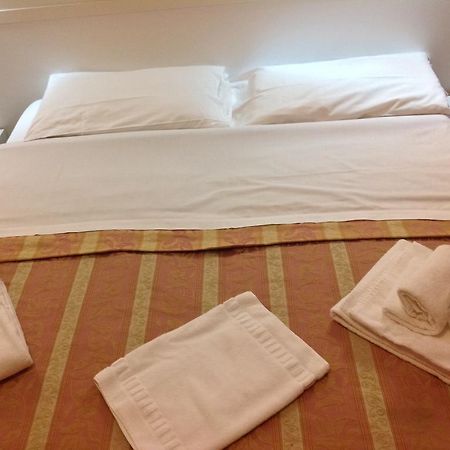 Rome Palace Hotel Værelse billede