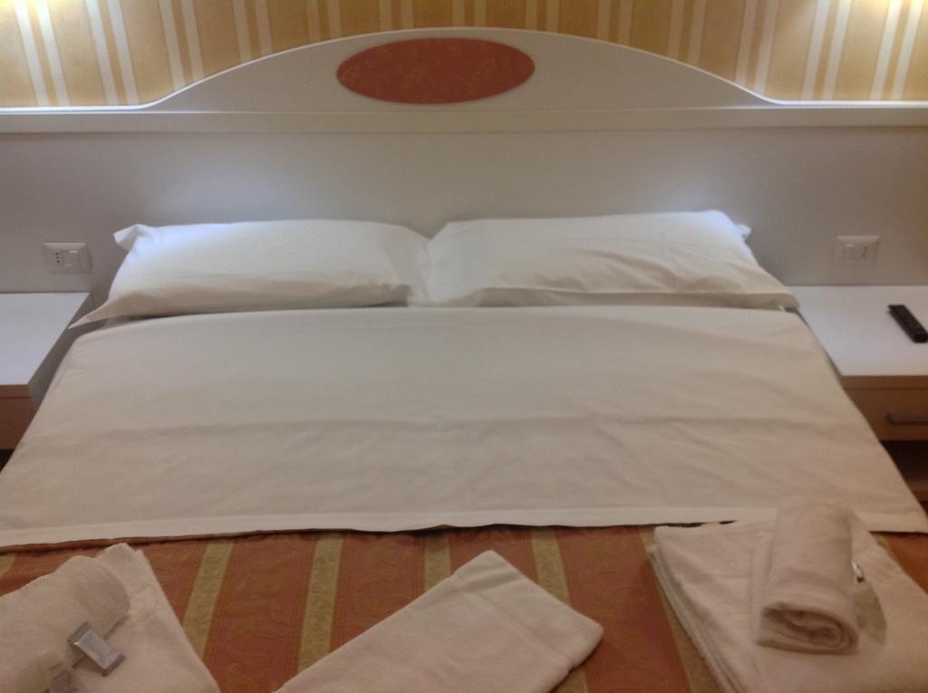 Rome Palace Hotel Værelse billede