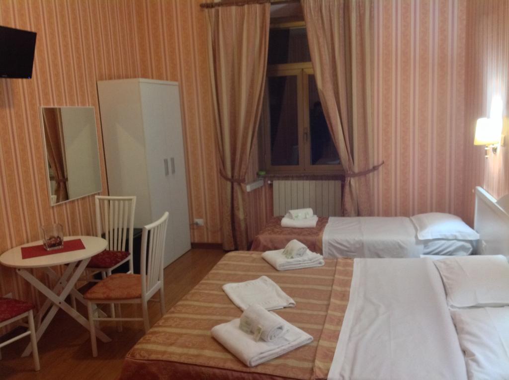 Rome Palace Hotel Værelse billede