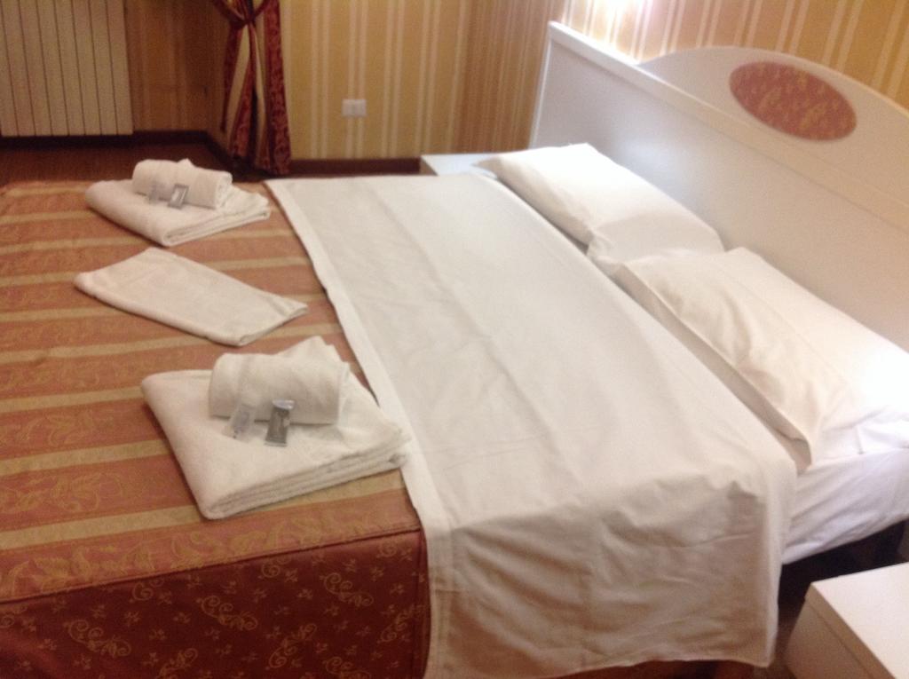 Rome Palace Hotel Værelse billede